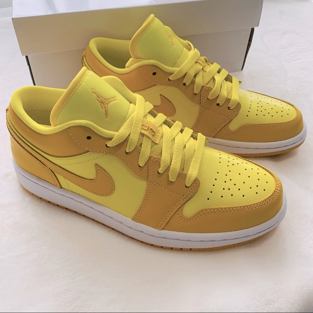 Jordan 1 Low Yellow Strike - Picture 4 of 10